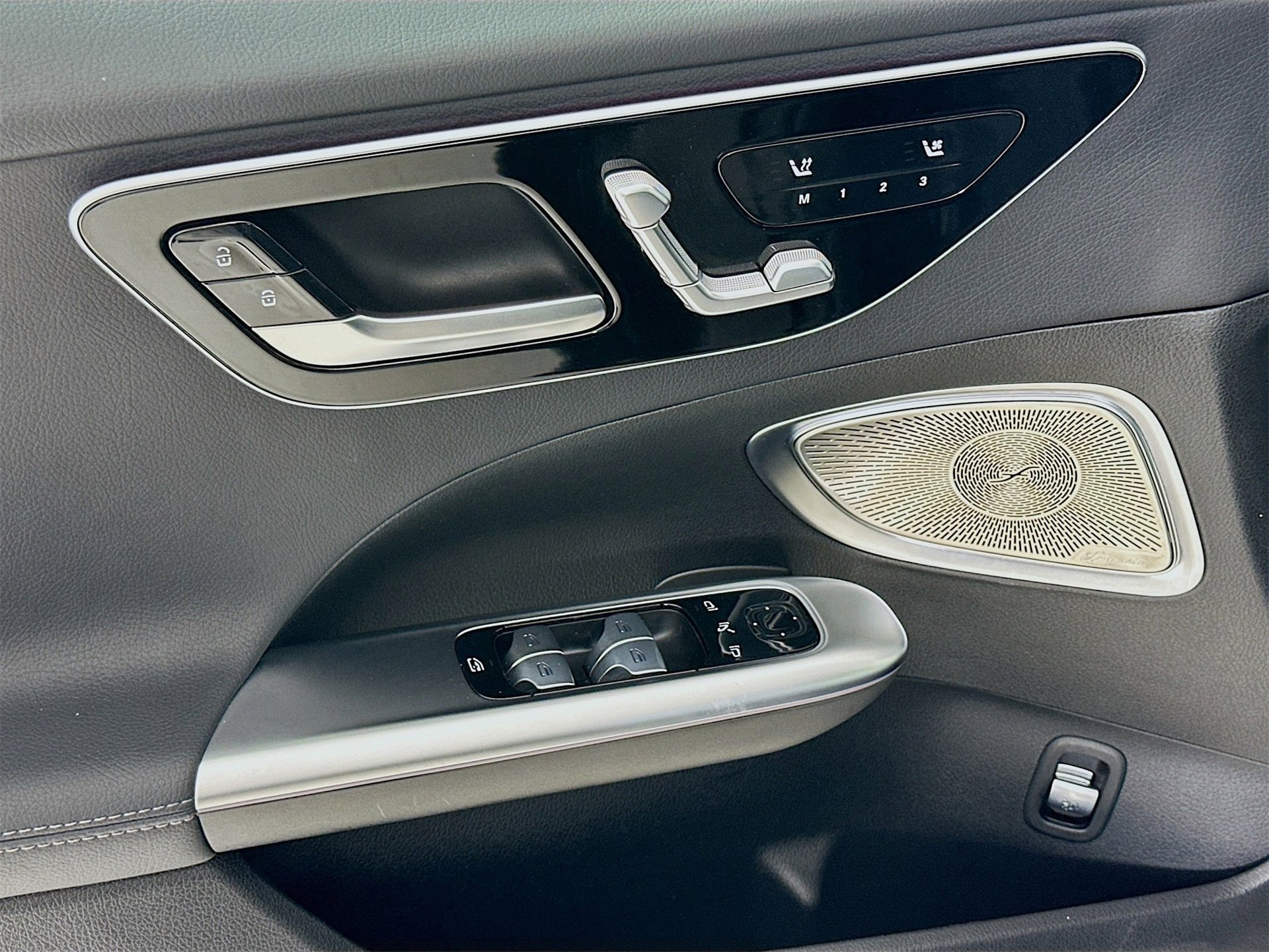 Used 2025 Mercedes-Benz C 300 4MATIC Sedan image 19