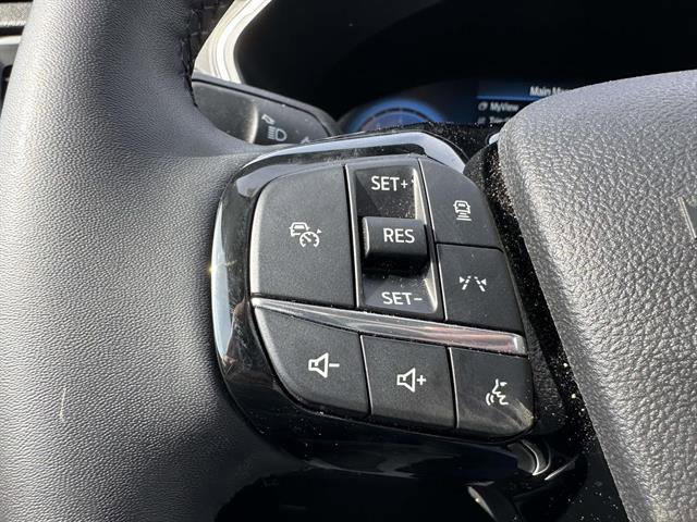 Used 2025 Ford Escape Platinum AWD/4WD image 14