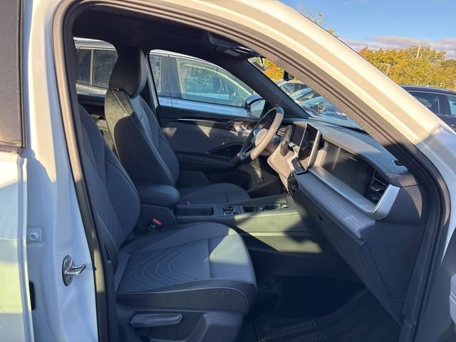 New 2026 Volkswagen Tiguan SE R-Line image 9