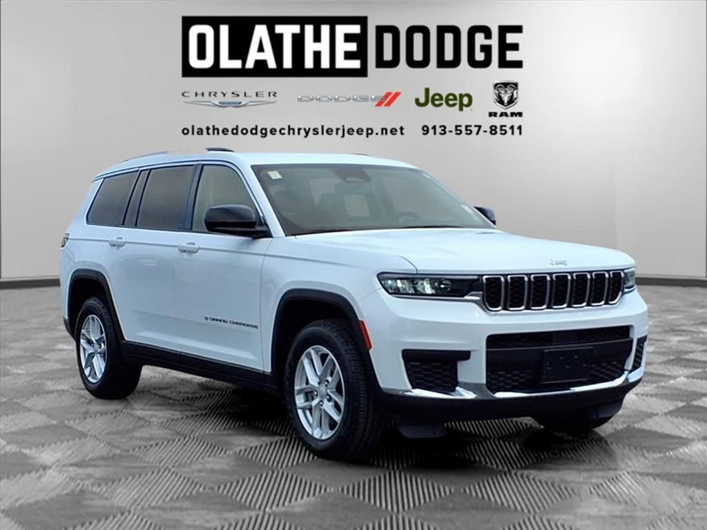 Used 2023 Jeep Grand Cherokee L Laredo image 32