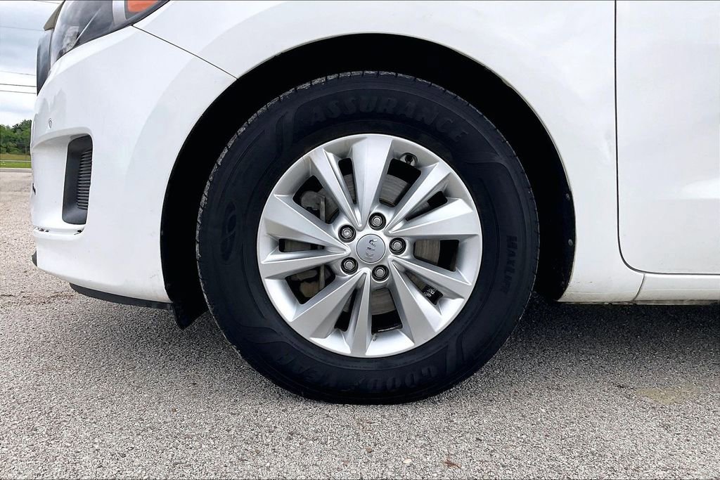 Used 2017 Kia Sedona LX w/ LX Essentials Premium Package FWD image 35