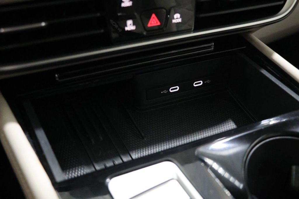 Used 2025 Volkswagen Atlas SE FWD image 27