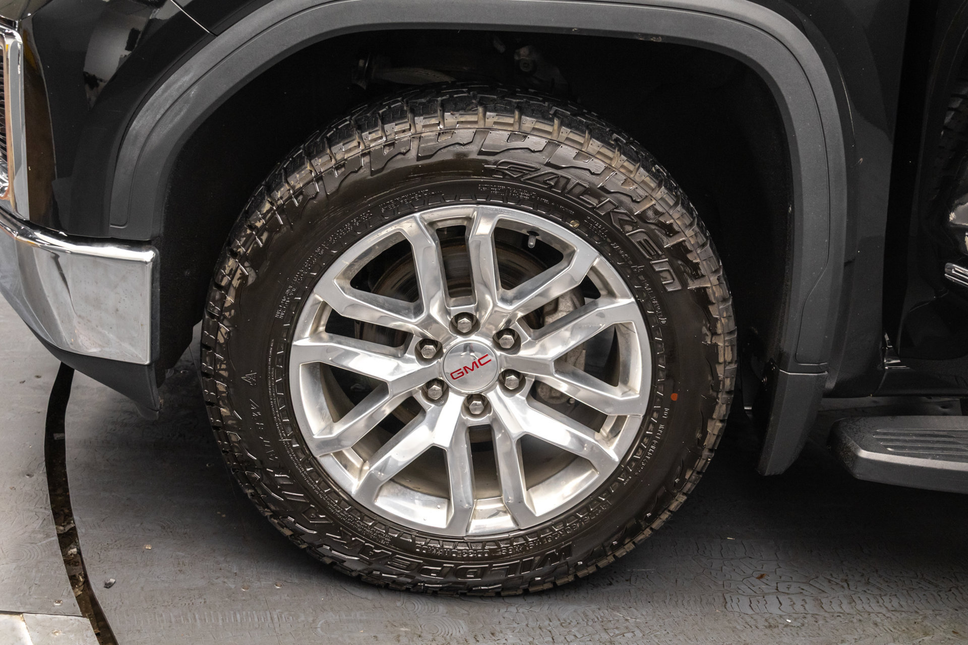 Used 2019 GMC Sierra 1500 SLT w/ SLT Premium Package AWD/4WD image 41