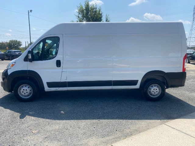 Used 2023 RAM ProMaster 2500 w/ Driver Convenience Group FWD image 4