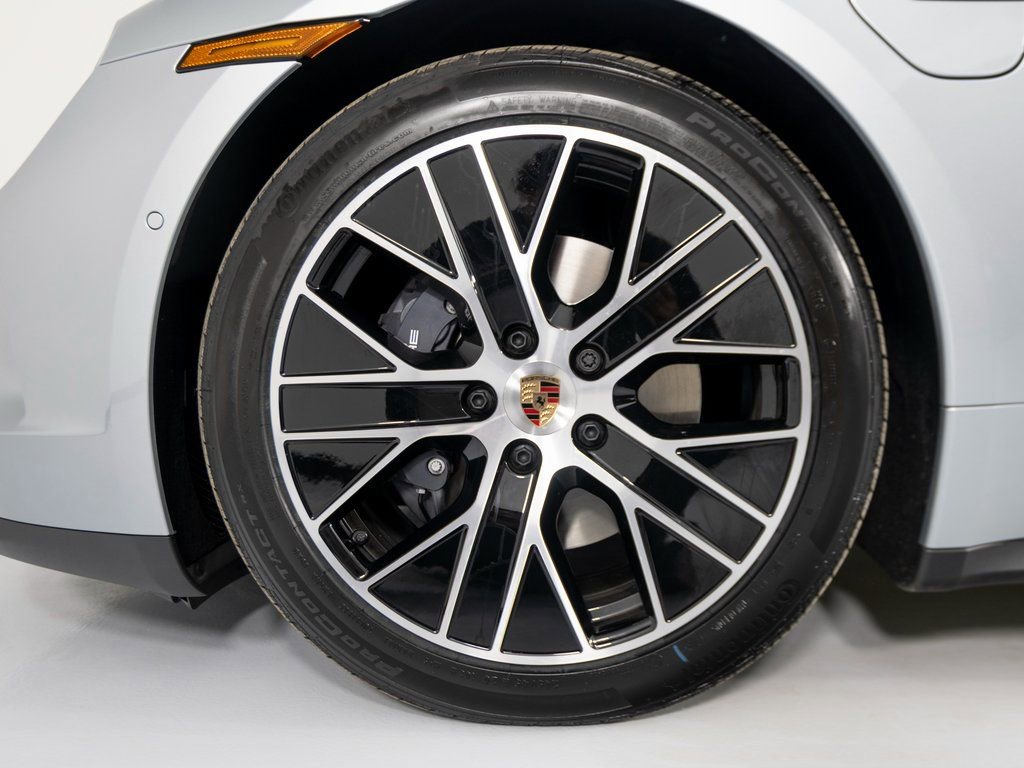 New 2026 Porsche Taycan image 12