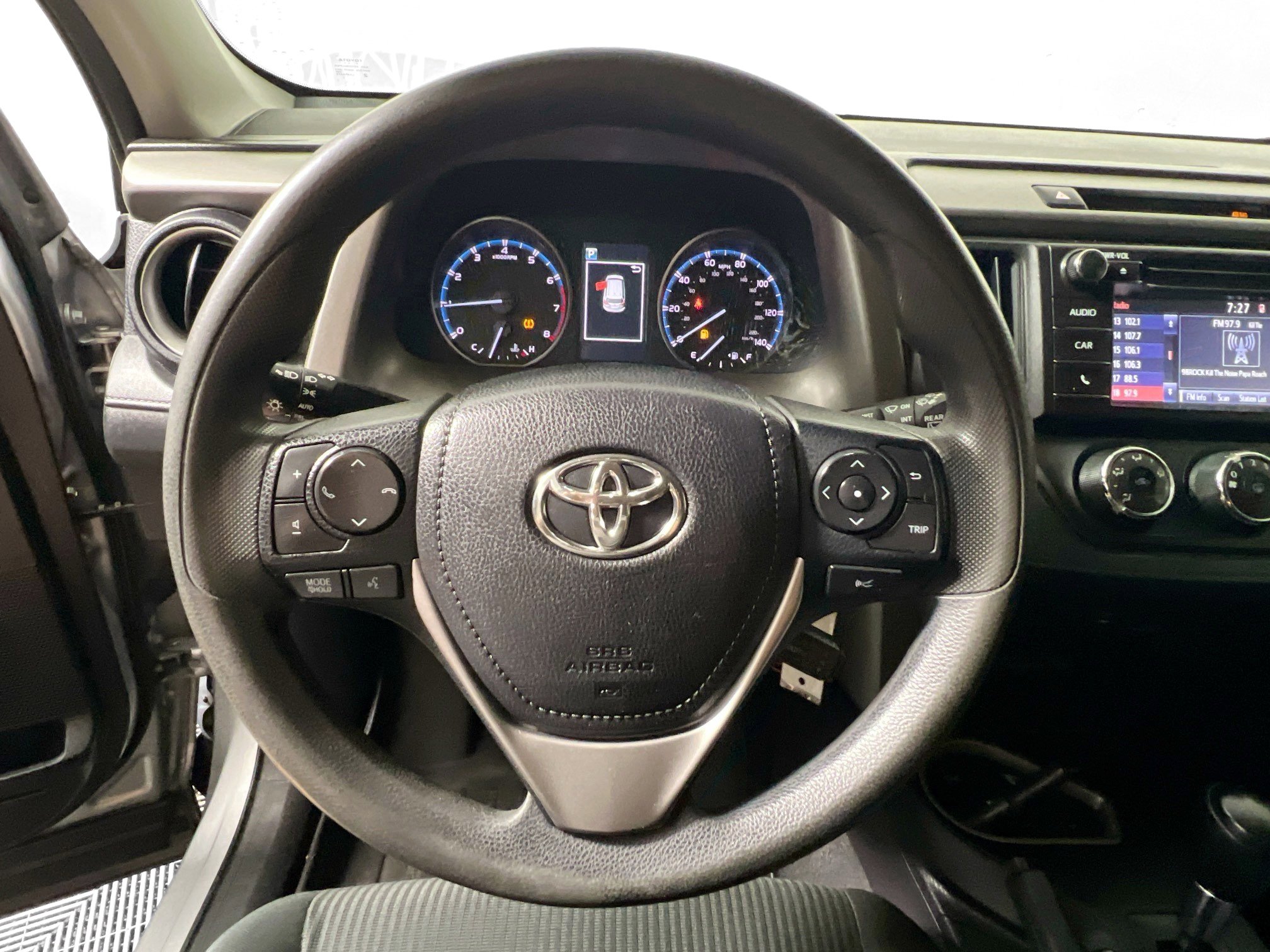 Used 2017 Toyota RAV4 LE image 17