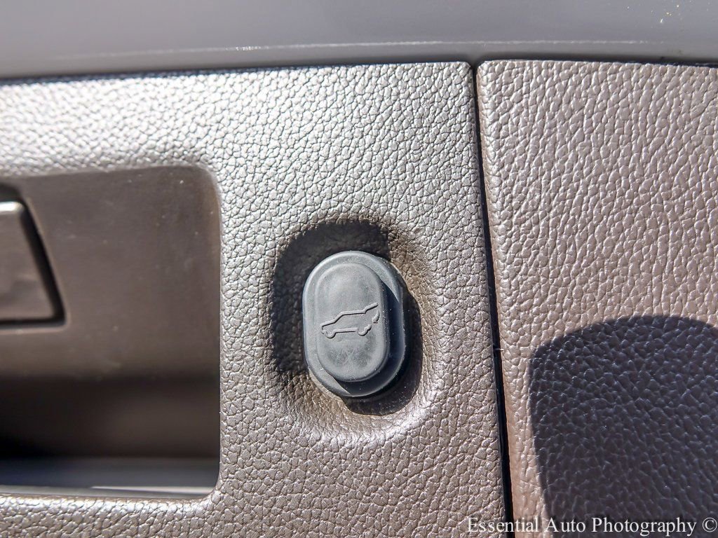 Used 2019 Chevrolet Suburban Premier image 22