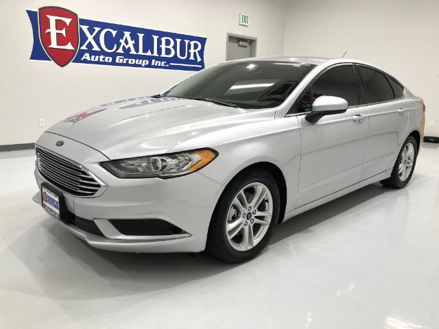 Used 2018 Ford Fusion SE w/ Fusion SE Technology Package FWD image 11