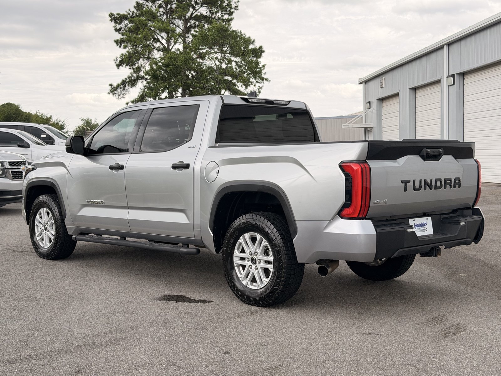 Used 2022 Toyota Tundra SR5 AWD/4WD image 10