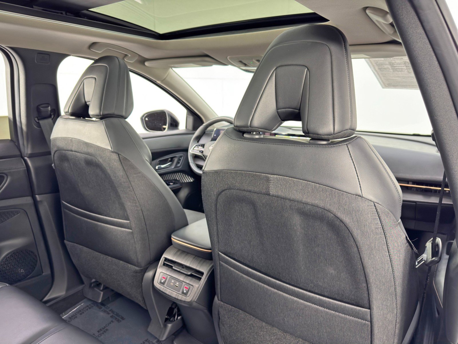 Used 2023 Nissan Ariya Premiere image 37