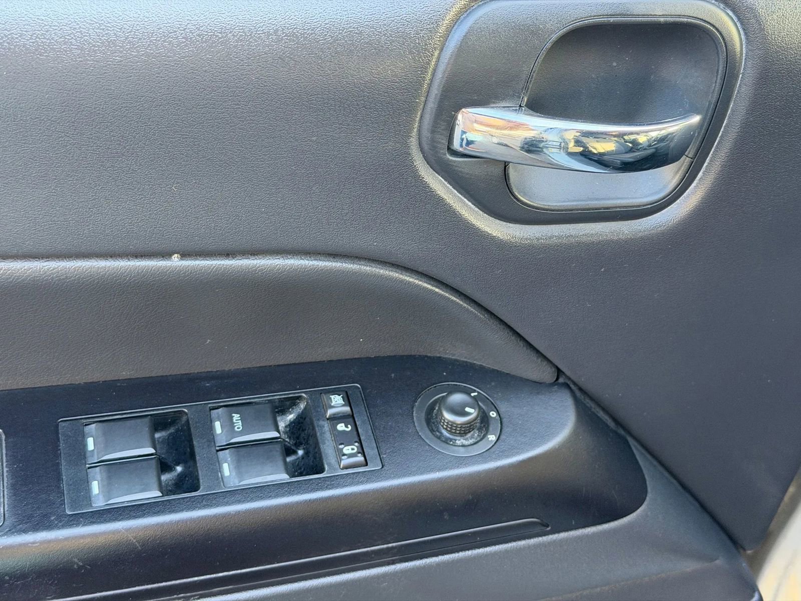 Used 2014 Jeep Patriot Latitude image 24