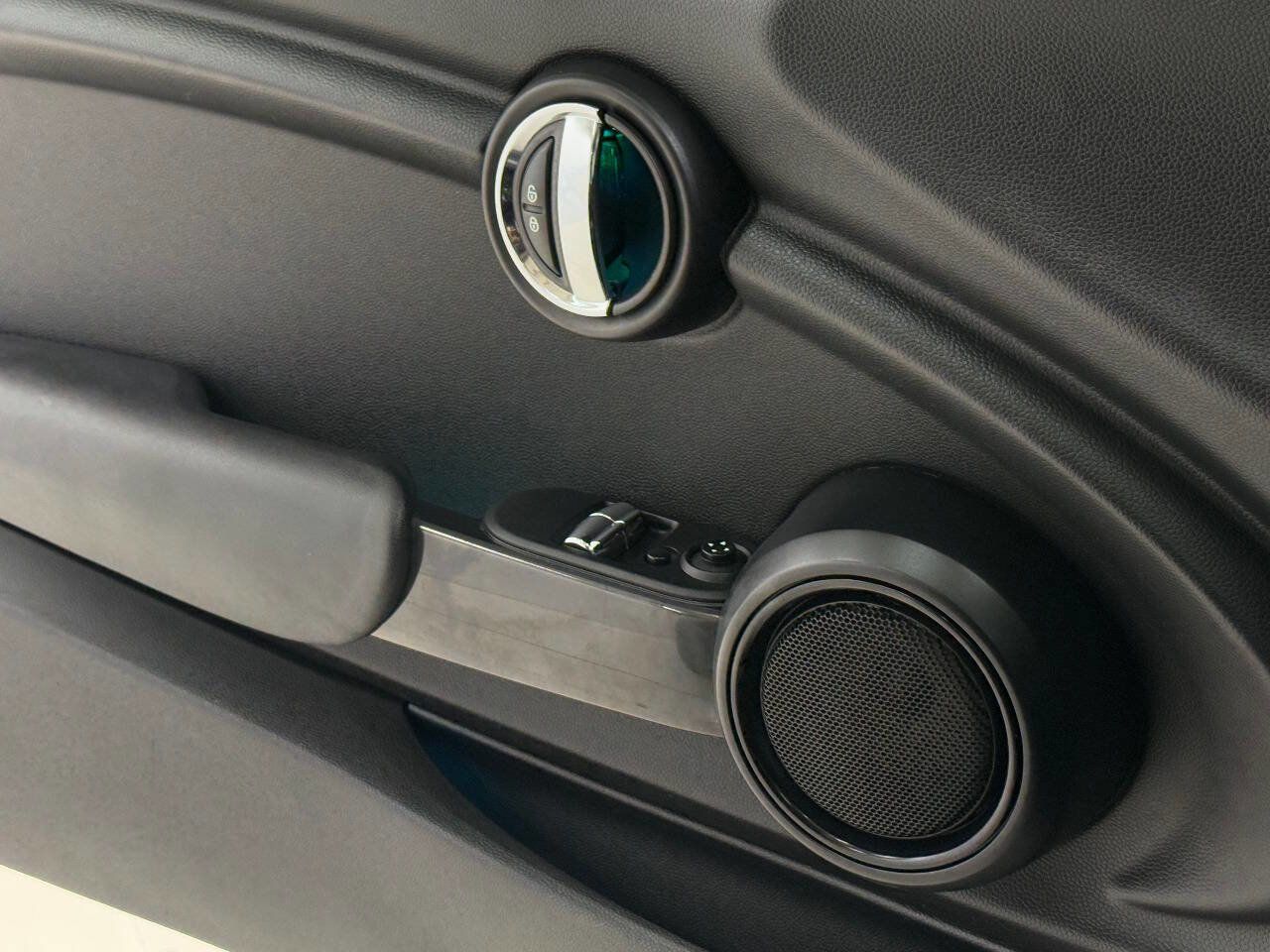 Used 2015 MINI Cooper 2-Door Hardtop image 43