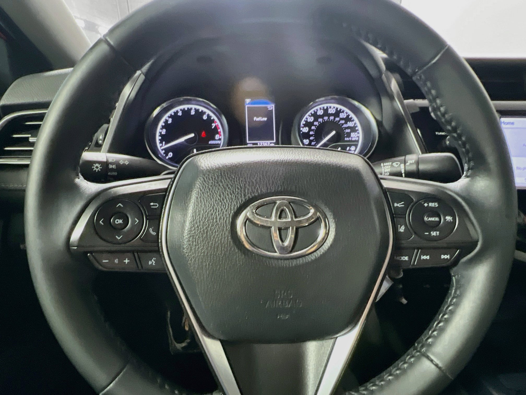 Used 2020 Toyota Camry SE FWD image 18