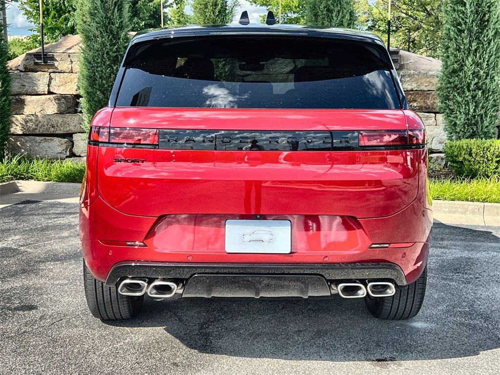 New 2025 Land Rover Range Rover Sport Dynamic SE image 4