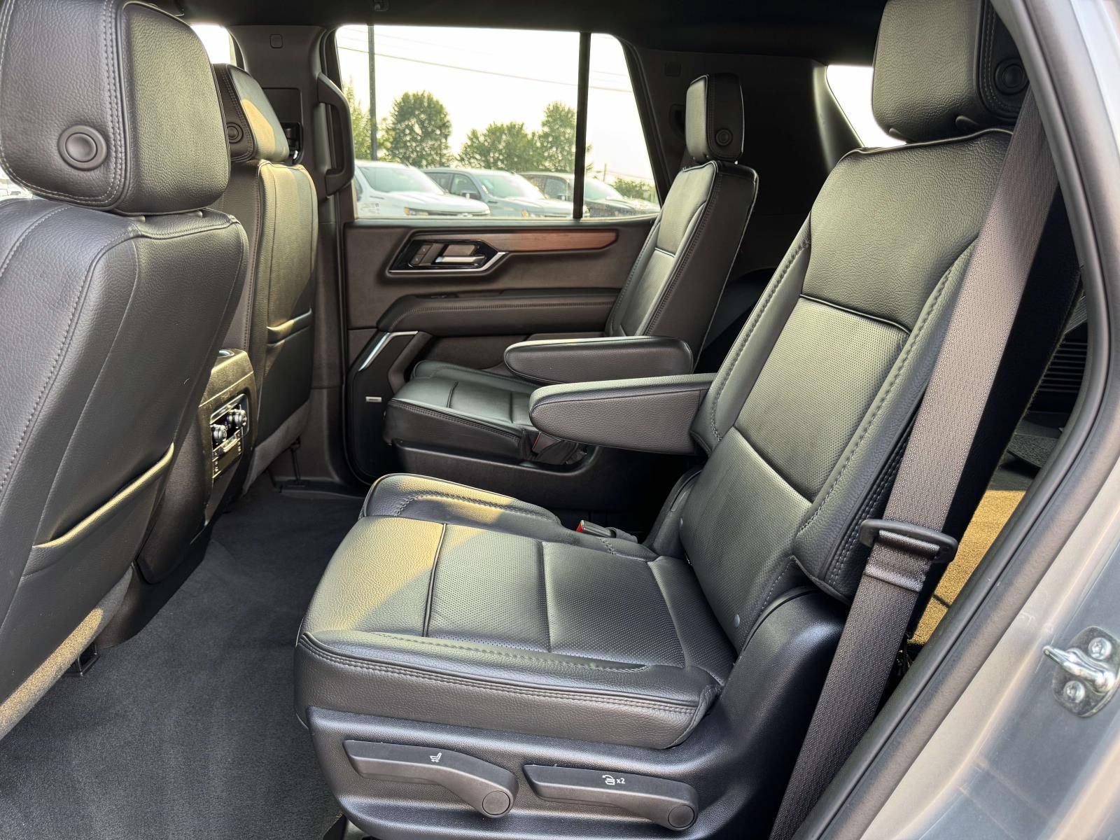 Used 2025 GMC Yukon Denali AWD/4WD image 24