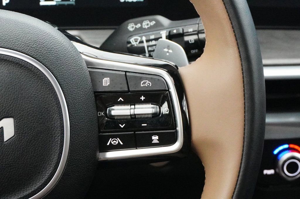 Used 2024 Kia Sorento SX Prestige w/ Olive Brown Leather Package image 19