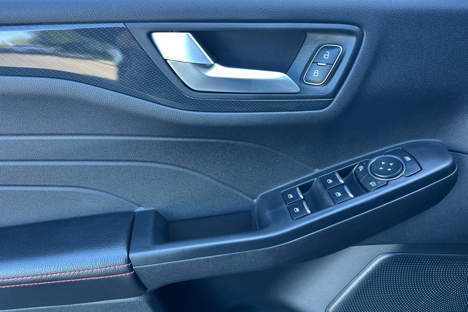 Used 2024 Ford Escape ST-Line w/ Tech Pack #1 image 8