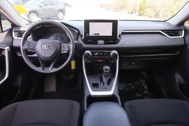 Certified 2023 Toyota RAV4 LE AWD/4WD image 20