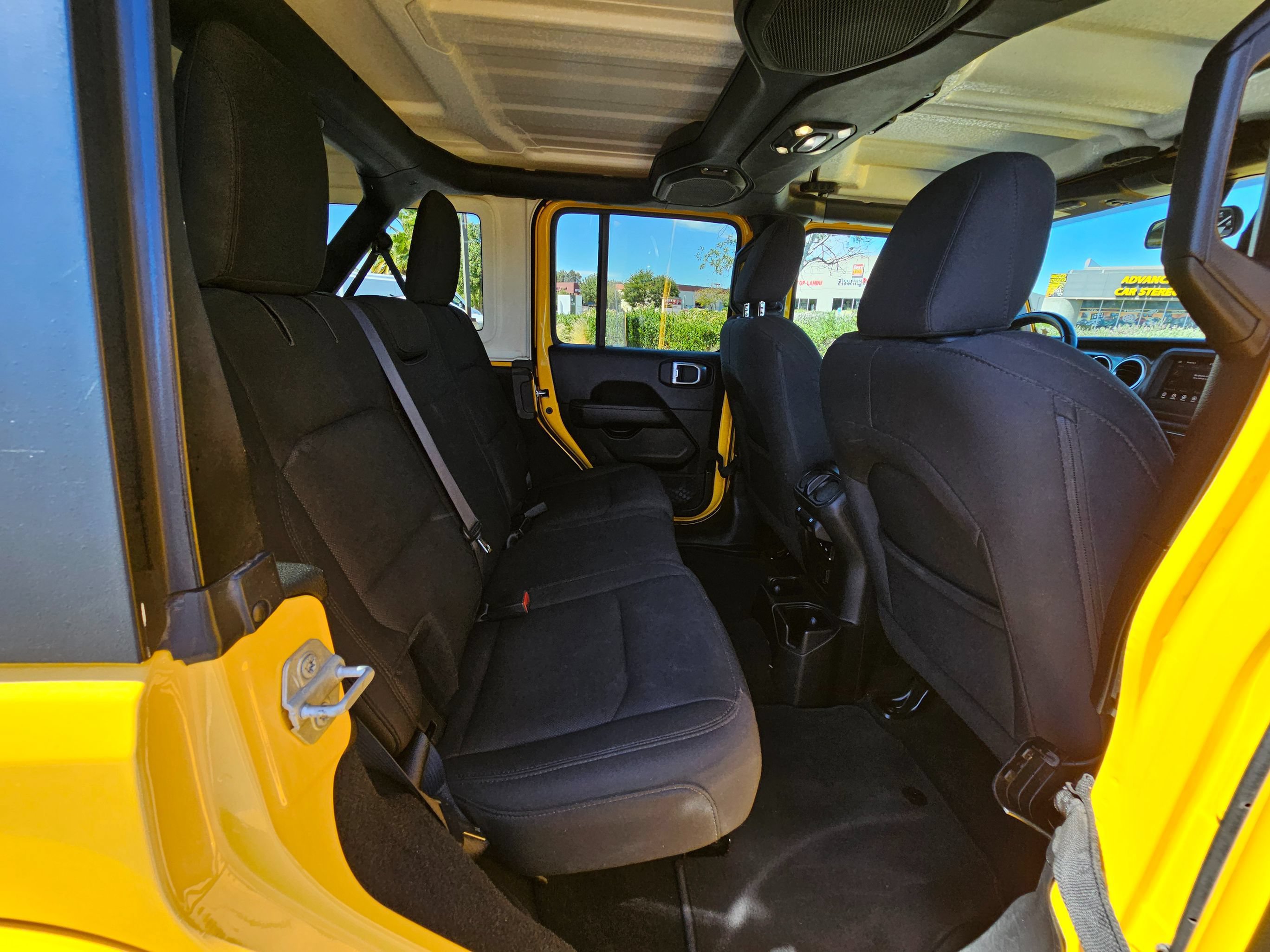 Used 2019 Jeep Wrangler Unlimited Sahara AWD/4WD image 27