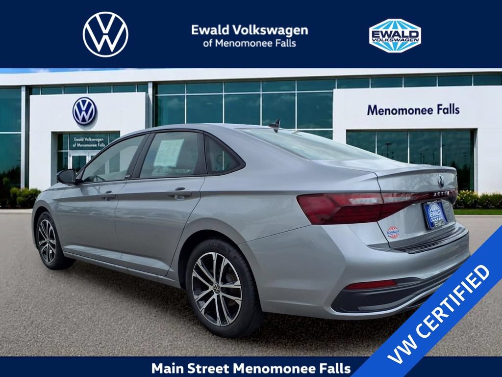 Used 2026 Volkswagen Jetta Sport FWD image 5