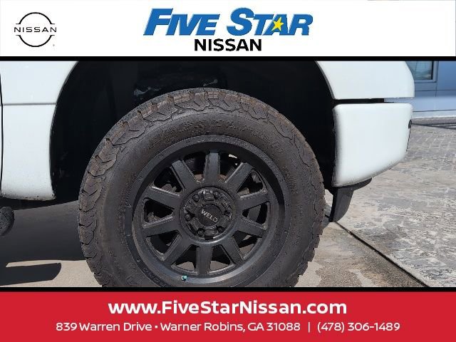 Used 2019 Nissan Titan SV w/ SV Convenience Package AWD/4WD image 9