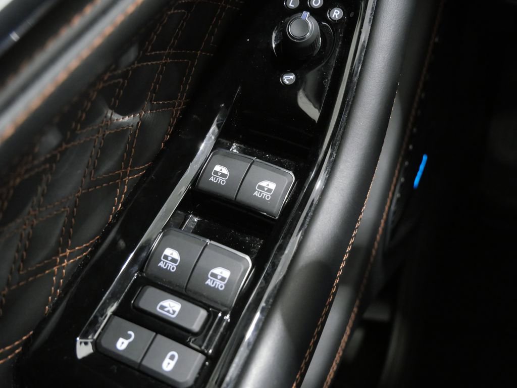 Used 2023 Jeep Grand Cherokee L Summit AWD/4WD image 14