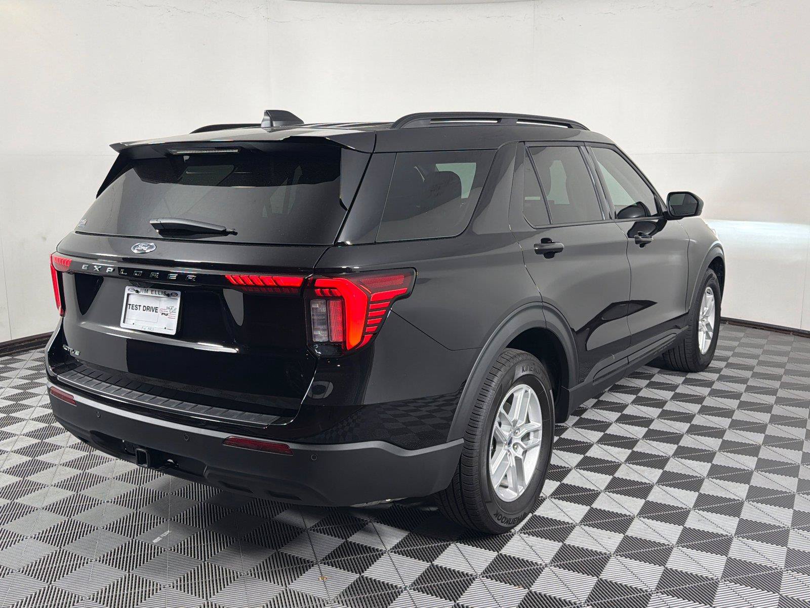 Used 2026 Ford Explorer Active RWD image 7