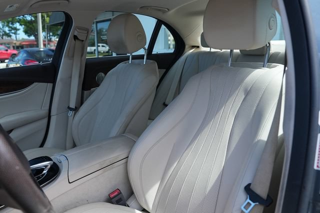 Used 2018 Mercedes-Benz E 300 4MATIC image 10