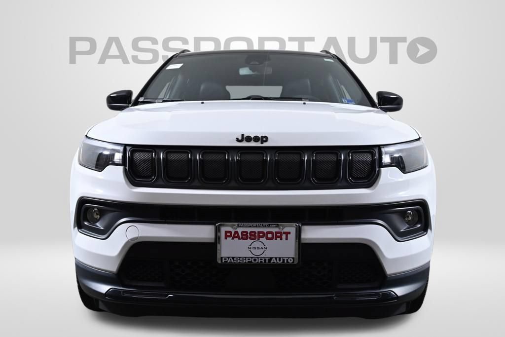 Used 2022 Jeep Compass Latitude FWD image 2