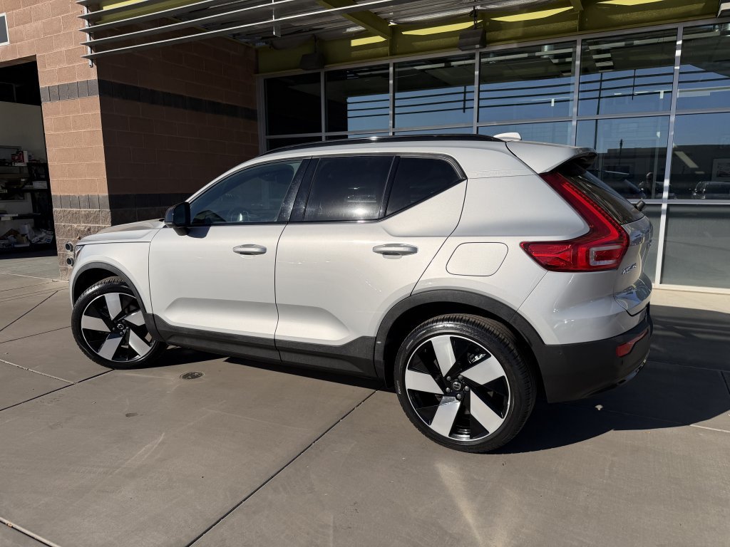 Used 2023 Volvo XC40 Recharge Ultimate AWD/4WD image 5