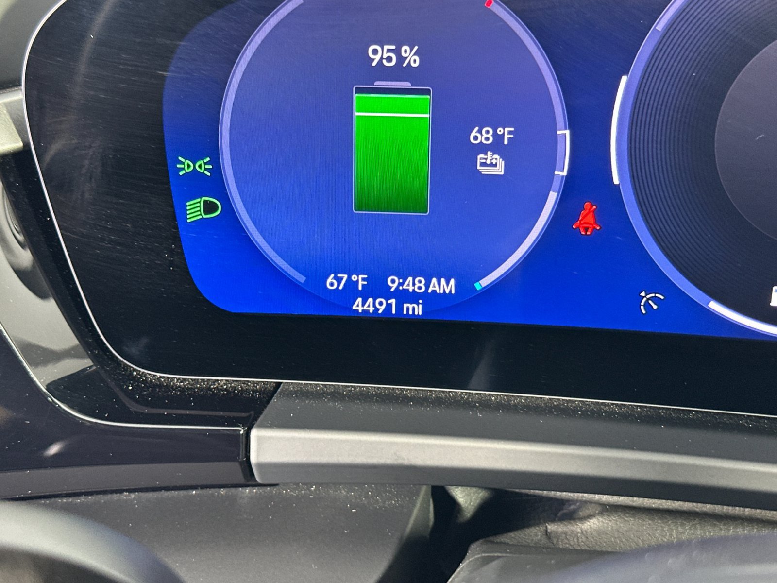 Certified 2025 Porsche Macan Electric RWD image 32