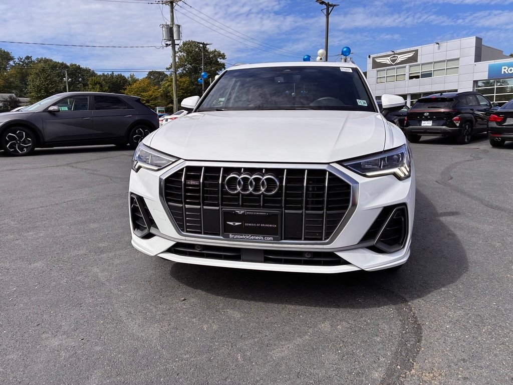 Used 2025 Audi Q3 2.0T Premium AWD/4WD image 2