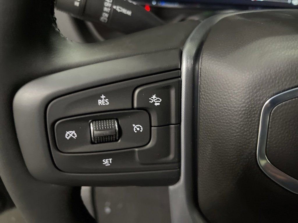 Used 2024 GMC Yukon XL SLT image 18