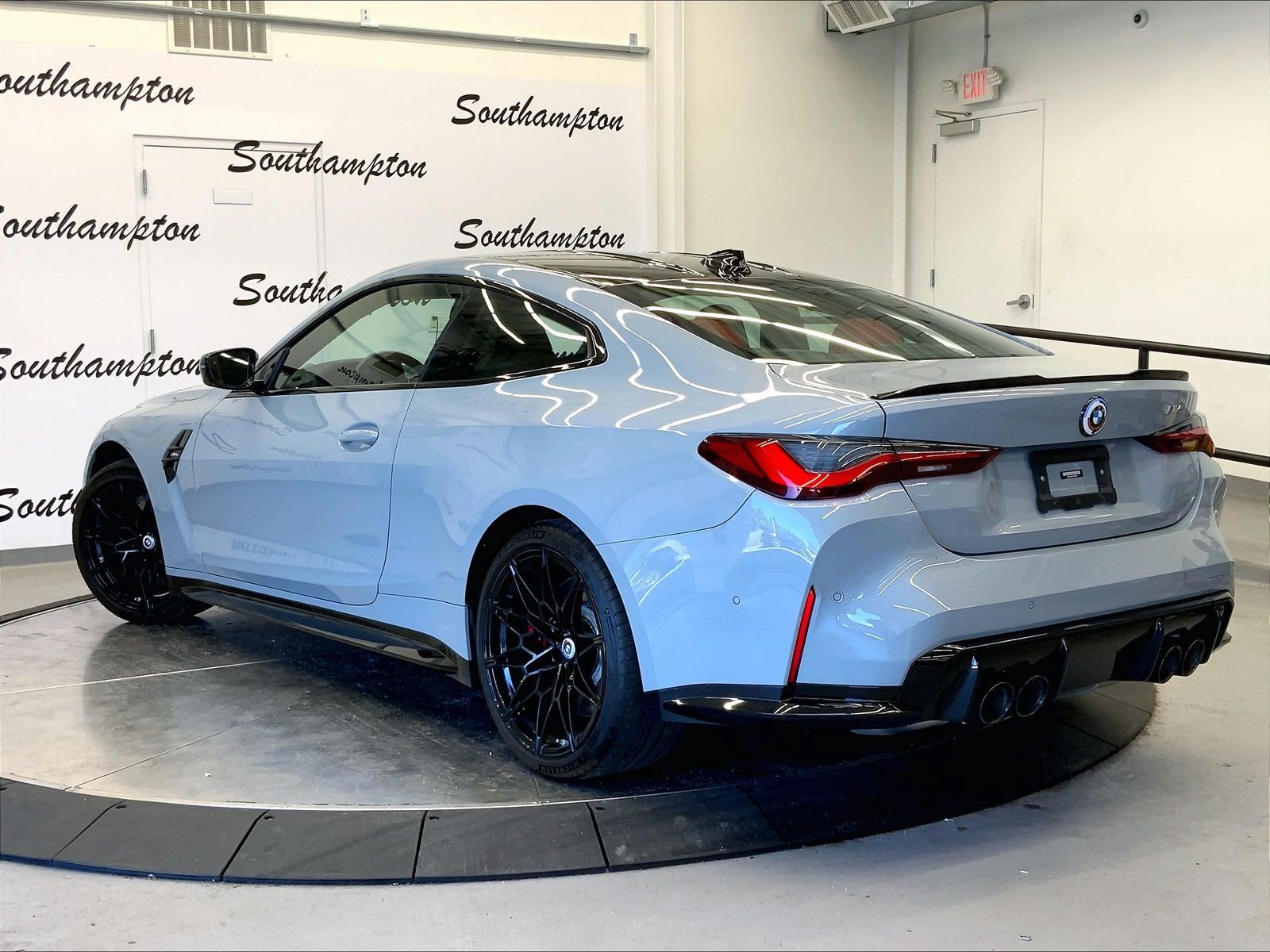 Used 2023 BMW M4 Coupe w/ Executive Package RWD image 9