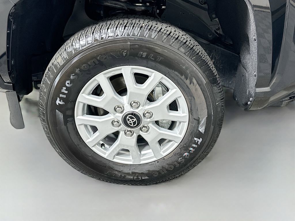 Certified 2026 Toyota Tacoma SR5 AWD/4WD image 30