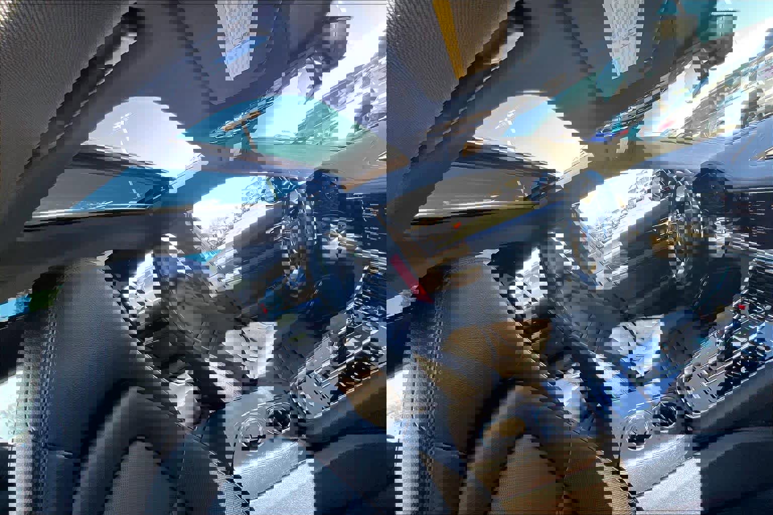 Used 2021 Porsche Panamera image 24