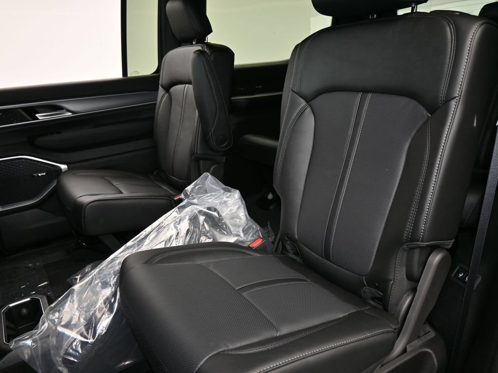 New 2026 Jeep Grand Wagoneer Limited AWD/4WD image 30