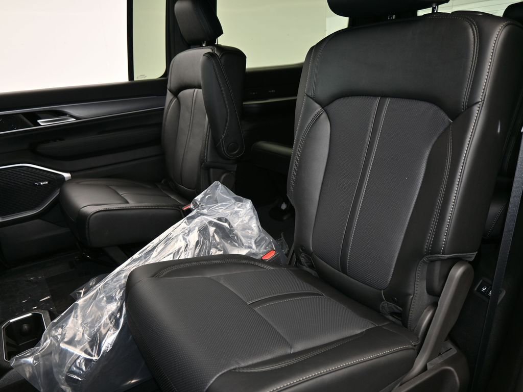 New 2026 Jeep Grand Wagoneer Limited AWD/4WD image 30