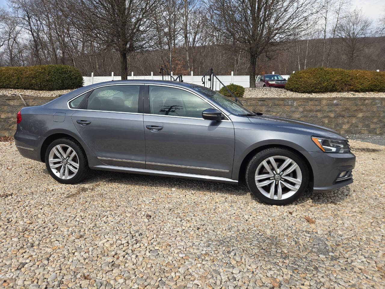 Used 2016 Volkswagen Passat 1.8T image 3