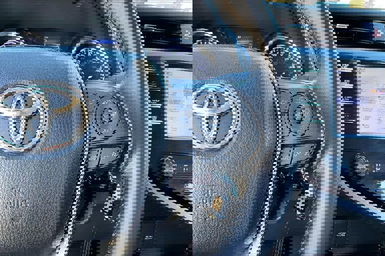 Used 2020 Toyota Camry SE image 22