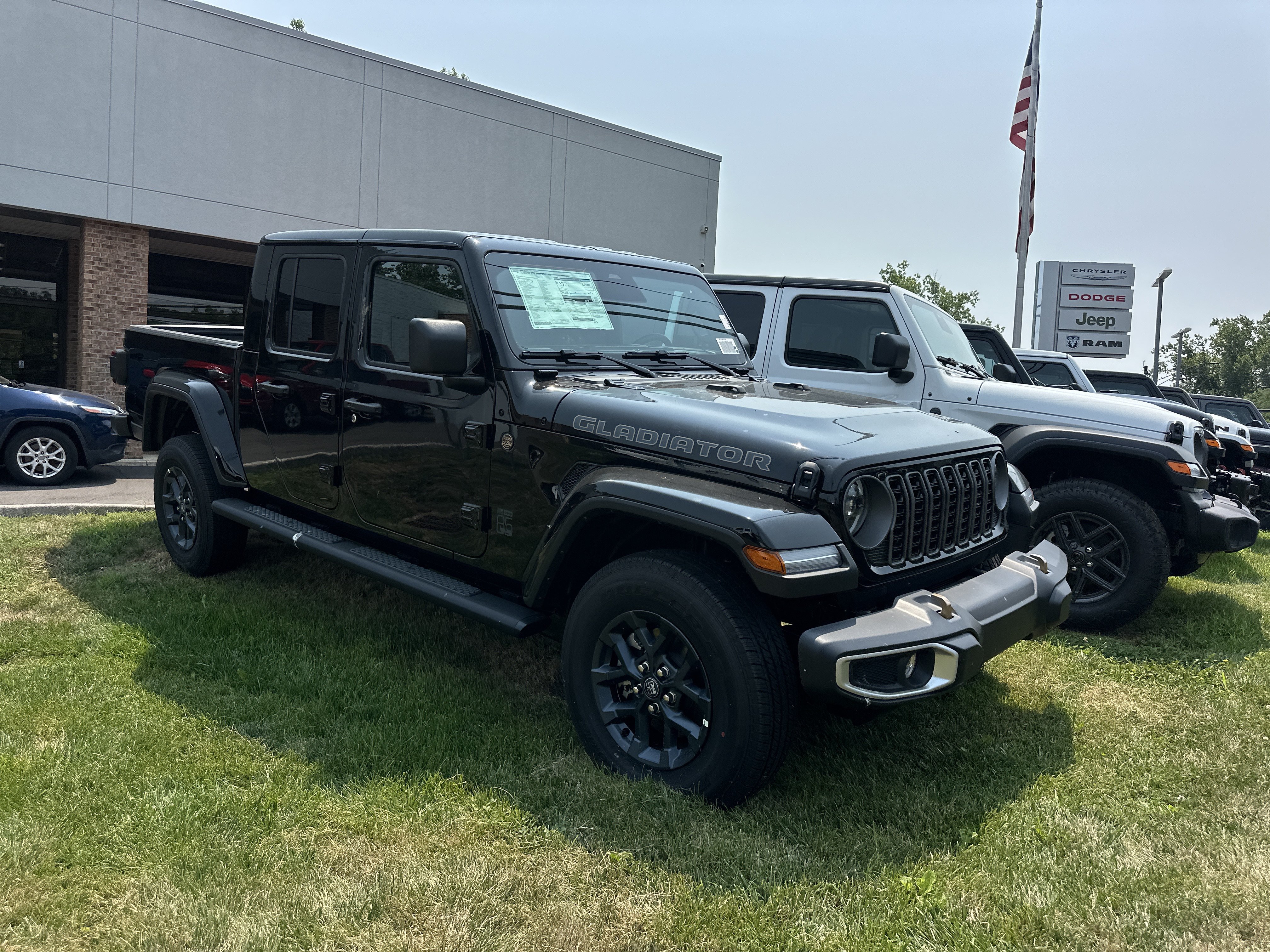 New 2026 Jeep Gladiator Sport AWD/4WD image 19