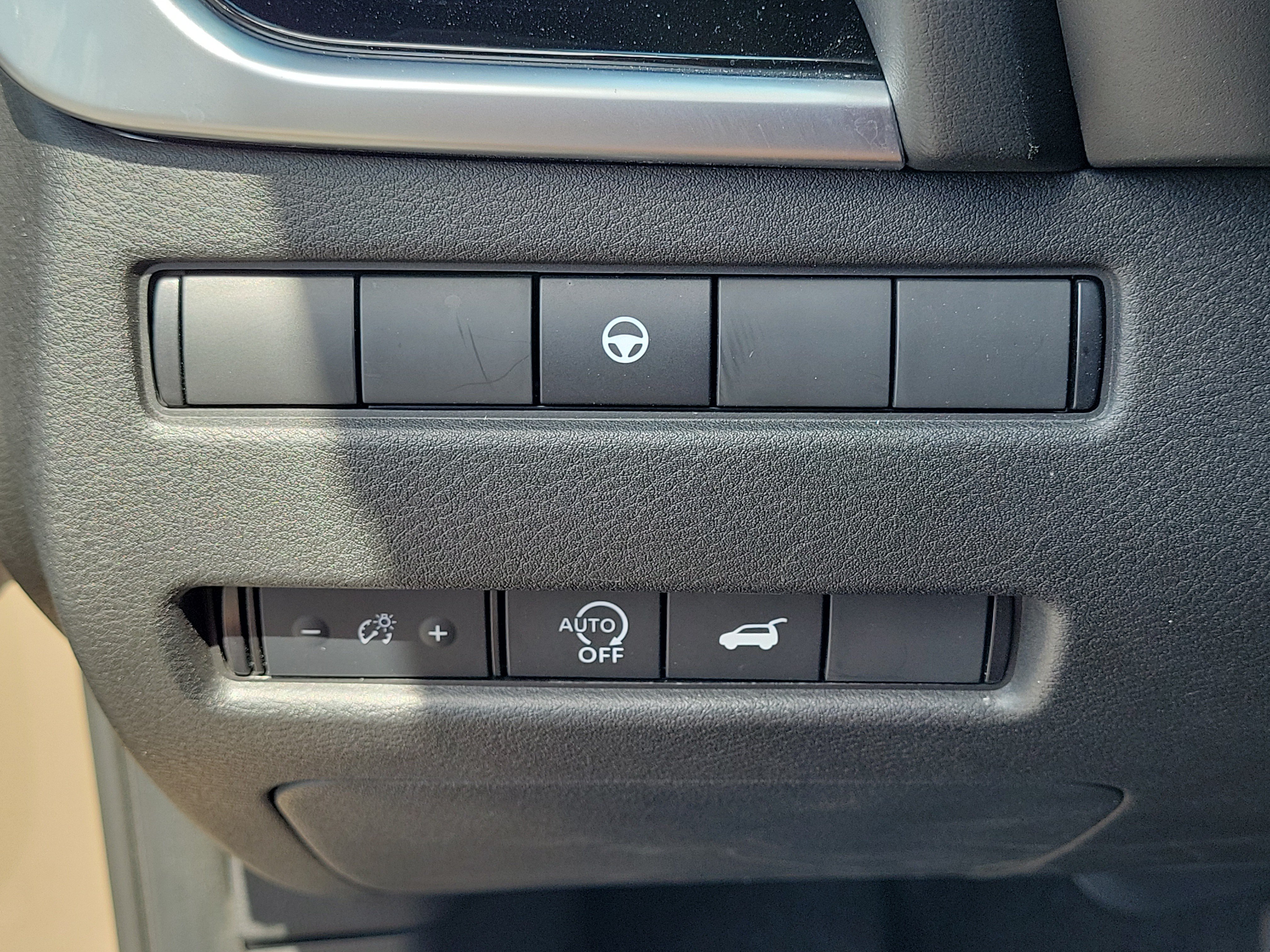 Certified 2025 Nissan Rogue SL FWD image 26