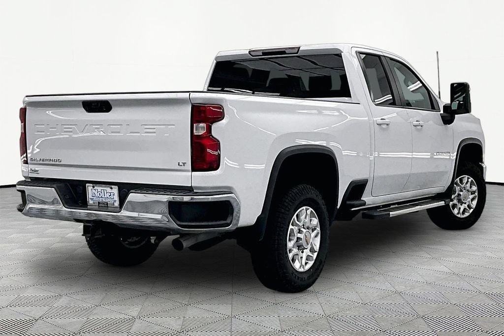Used 2024 Chevrolet Silverado 2500 LT AWD/4WD image 2