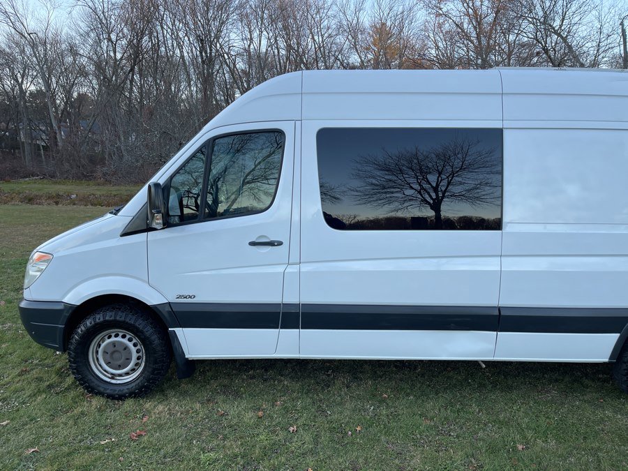Used 2011 Freightliner Sprinter 2500 image 17