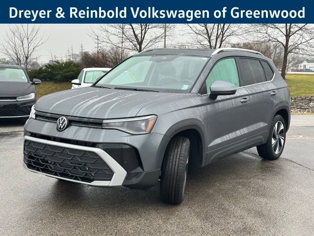 New 2026 Volkswagen Taos SE image 3