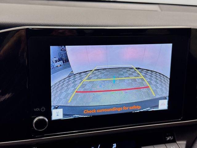 Used 2025 Toyota Camry SE image 14