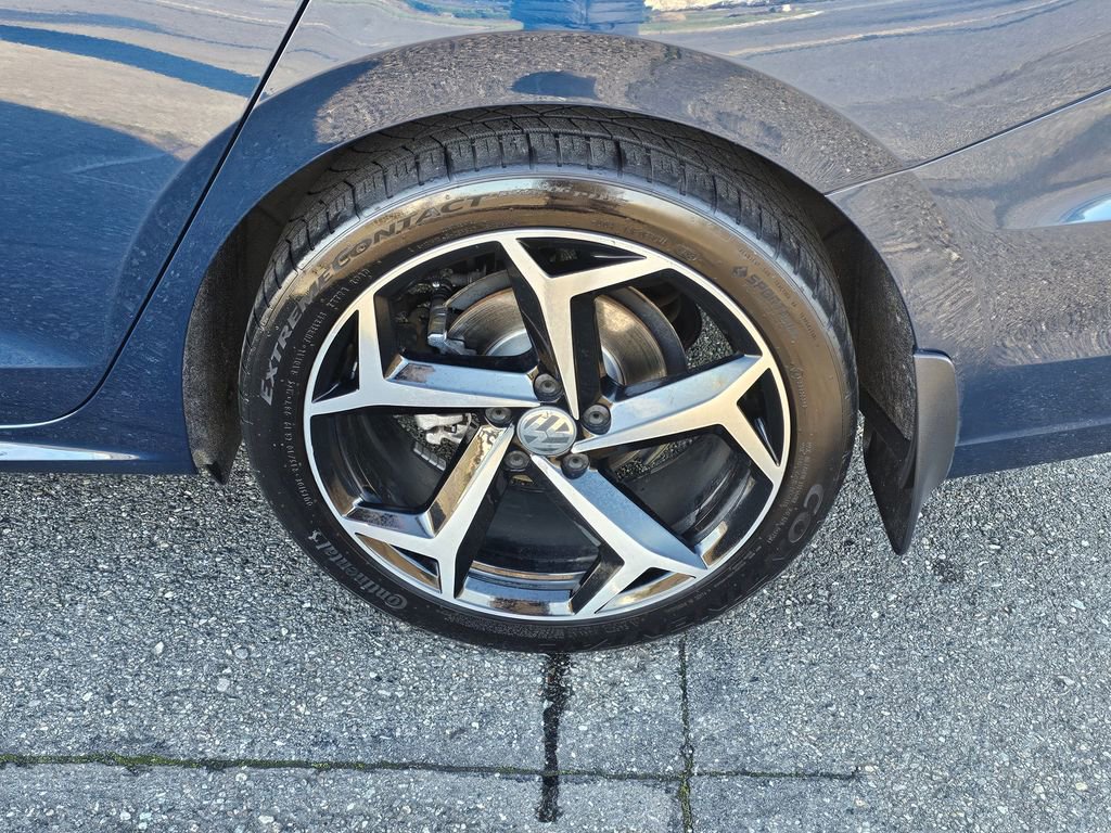 Used 2021 Volkswagen Passat 2.0T R-Line image 9