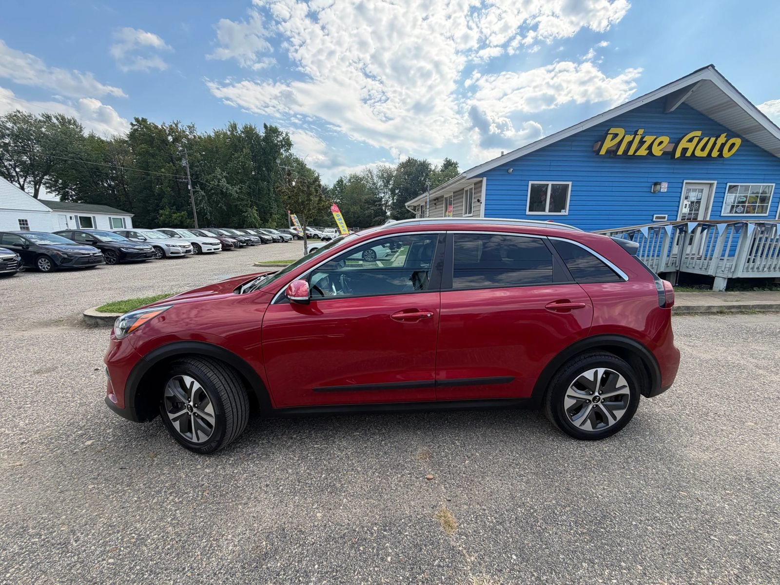 Used 2020 Kia Niro EX w/ Cold Weather Package FWD image 2