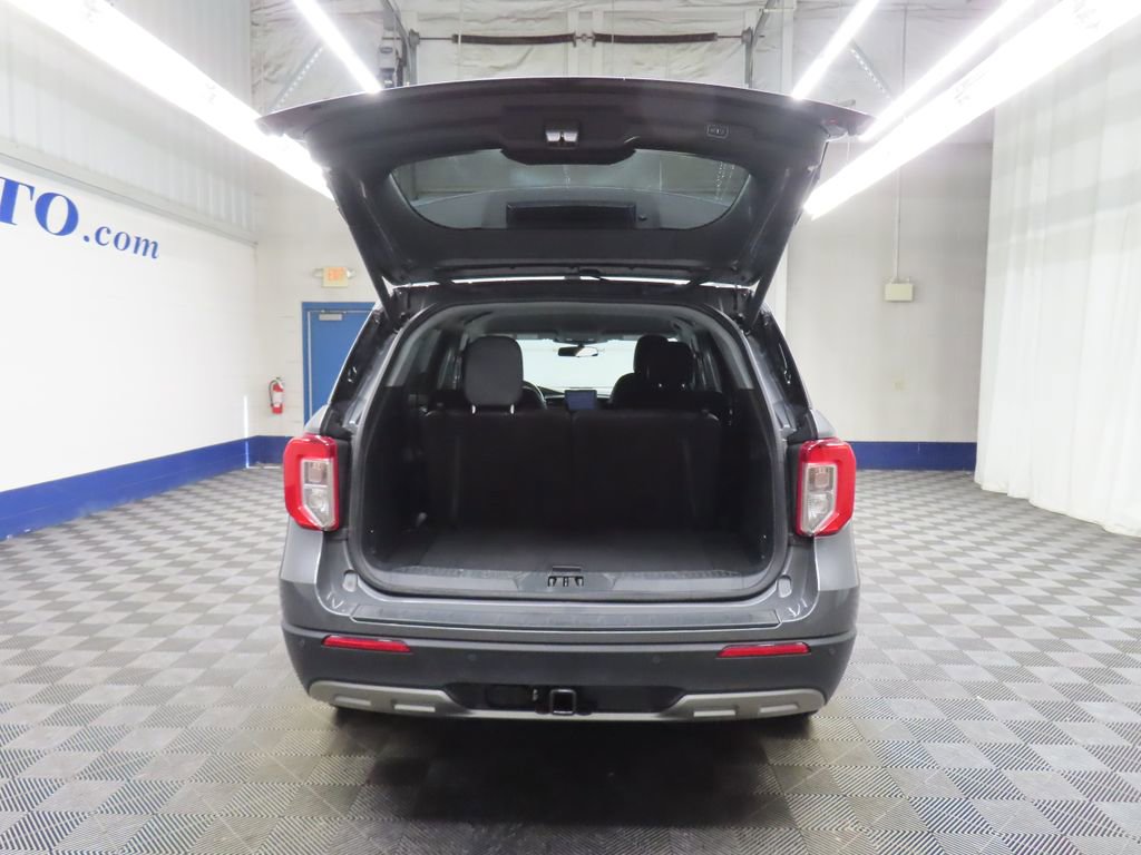 Used 2023 Ford Explorer XLT AWD/4WD image 29