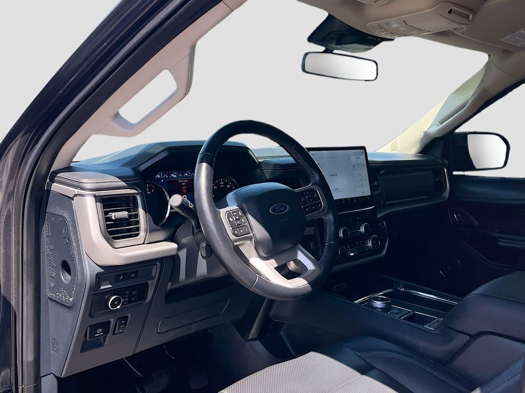 Used 2022 Ford Expedition XLT RWD image 9